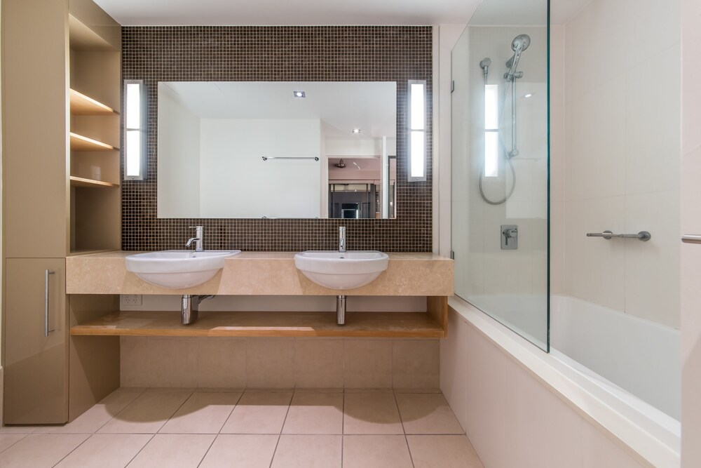 Bathroom shower