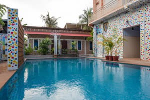 thumbnail: Outdoor pool