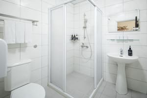 thumbnail: Interior entrance