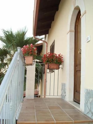 thumbnail: General view