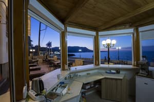 thumbnail: Exterior