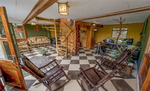 thumbnail: Lobby sitting area