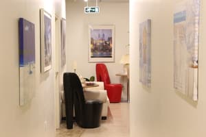 thumbnail: Lobby sitting area