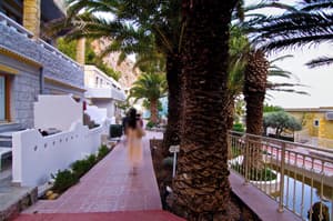 thumbnail: Exterior