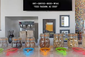 thumbnail: Breakfast area