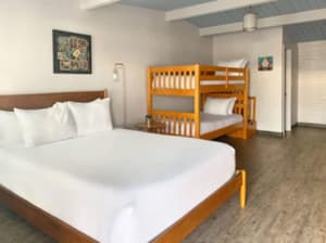 thumbnail: In-room business center