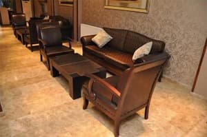 thumbnail: Lobby sitting area