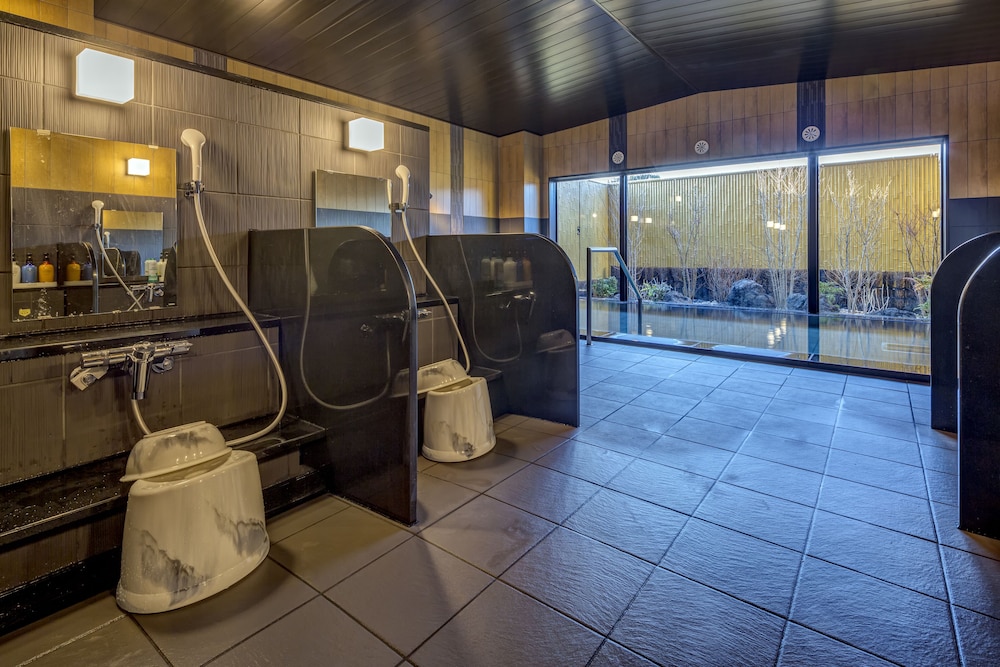 Indoor spa tub