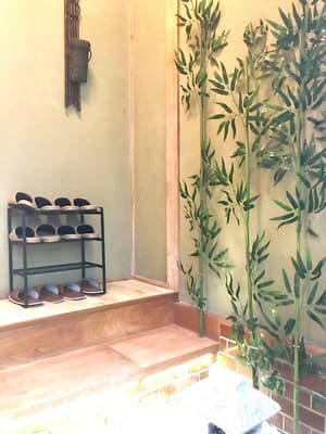 thumbnail: Interior entrance
