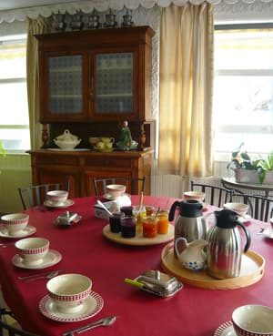 thumbnail: Breakfast area