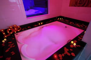 thumbnail: Jetted tub