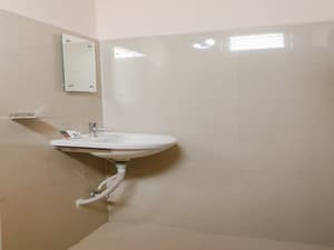 thumbnail: Bathroom sink