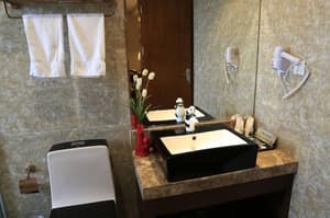 thumbnail: Bathroom