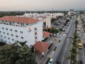 thumbnail: Front of property