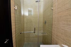 thumbnail: Bathroom shower