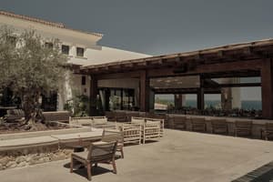 thumbnail: Bar (on property)
