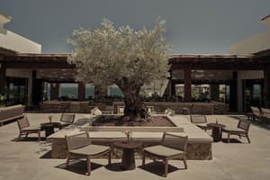 thumbnail: Bar (on property)