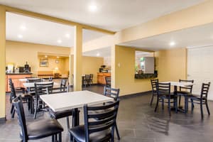 thumbnail: Breakfast area