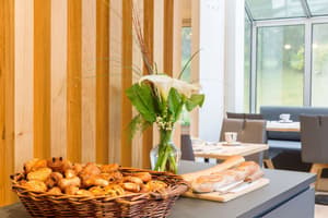 thumbnail: Breakfast area
