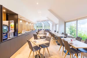 thumbnail: Breakfast area