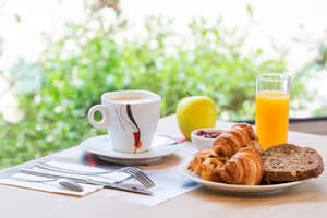 thumbnail: Breakfast area