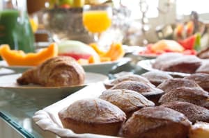 thumbnail: Breakfast area