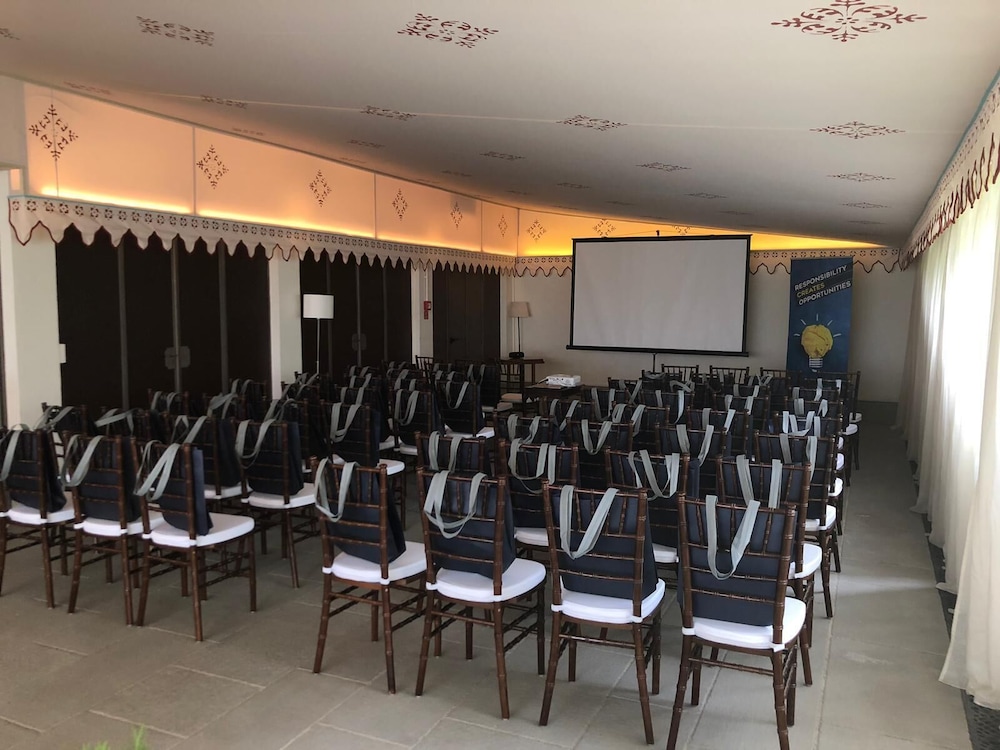 Meeting facility
