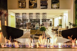 thumbnail: Lobby lounge
