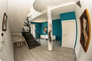 thumbnail: Interior entrance