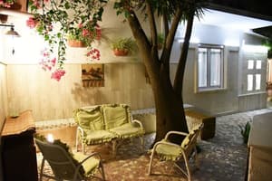 thumbnail: Outdoor dining