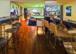 thumbnail: Sports bar