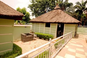 thumbnail: Bar (on property)