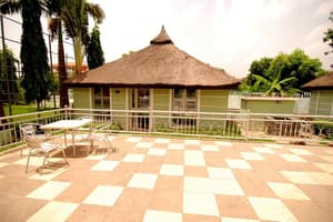 thumbnail: Bar (on property)