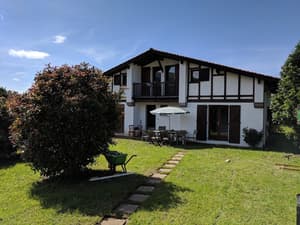 thumbnail: Front of property