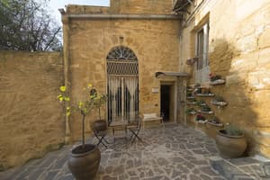 thumbnail: Courtyard