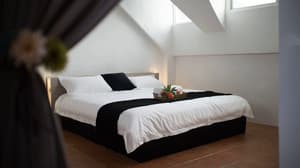thumbnail: Interior detail