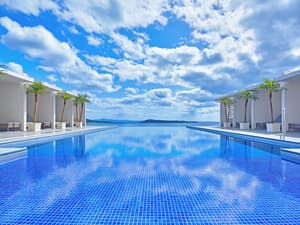 thumbnail: Infinity pool