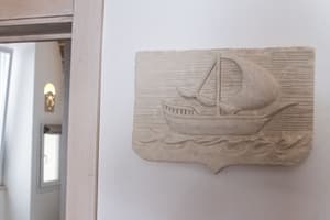 thumbnail: Interior detail