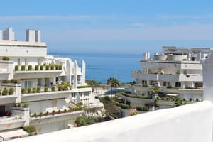 thumbnail: Exterior