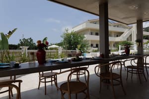 thumbnail: Exterior