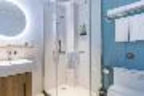 728072077.jpg