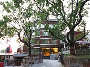 thumbnail: Front of property