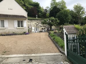 thumbnail: Front of property