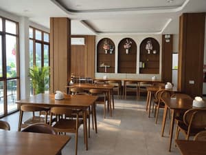 thumbnail: Restaurant