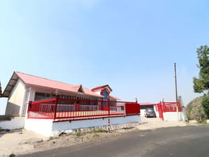 thumbnail: Front of property