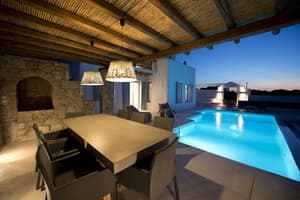 thumbnail: Outdoor dining