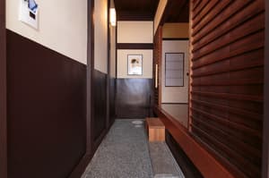 thumbnail: Hallway