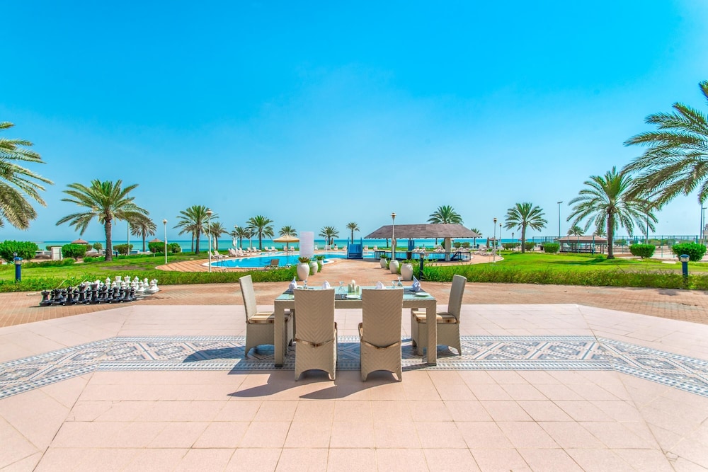 Infinity pool