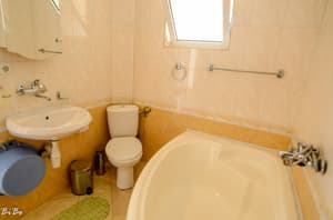 thumbnail: Deep soaking bathtub