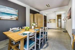 thumbnail: In-room dining
